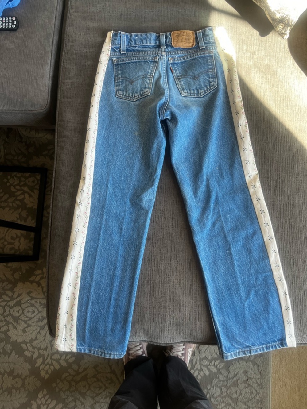 Classic Light Blue Denim Jeans - Picture 3 of 6